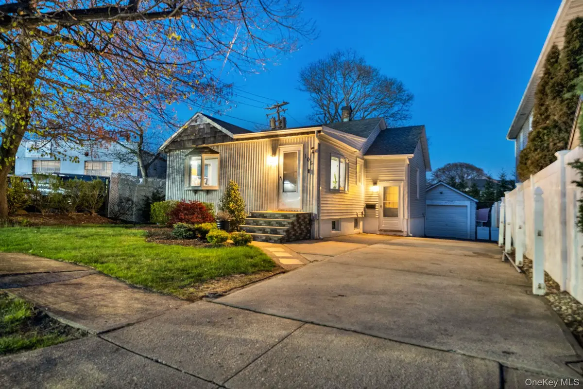 105 Thomas Place, Bellmore, NY 11710 - #1