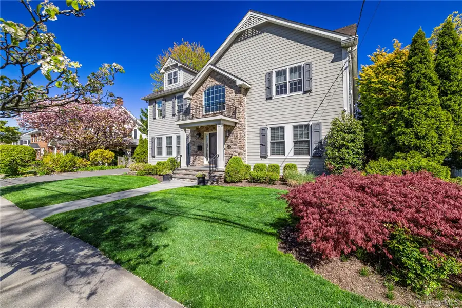 121 Harvard Avenue, Rockville Centre, NY 11570 - #3