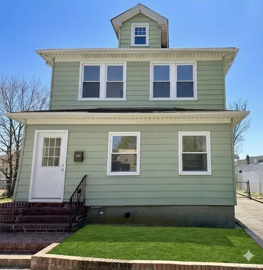 4 Davis Avenue, Port Washington, NY 11050 - #2