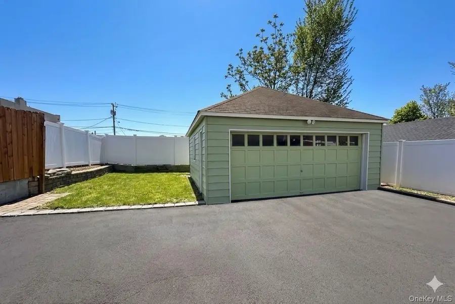 4 Davis Avenue, Port Washington, NY 11050 - #3