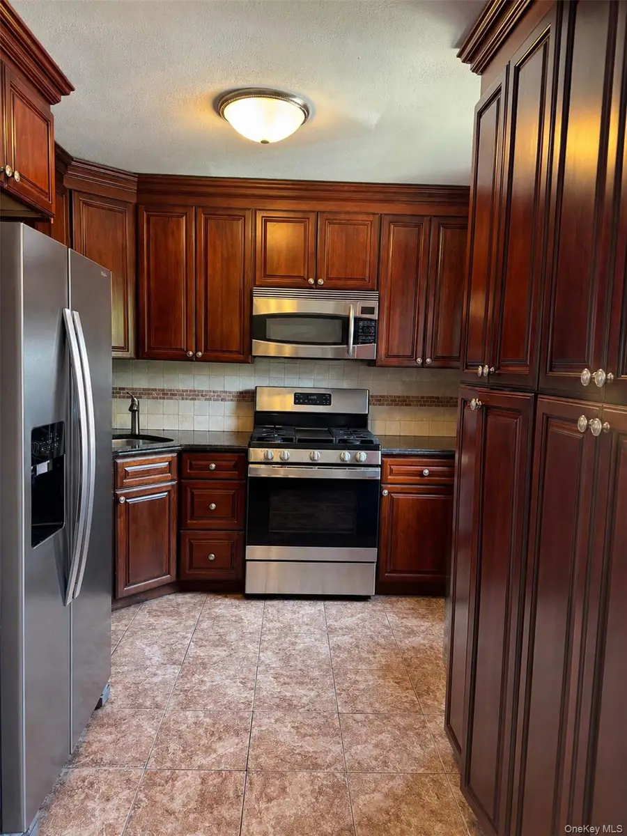 8 Leewood Circle #5R, Eastchester, NY 10709 - #3