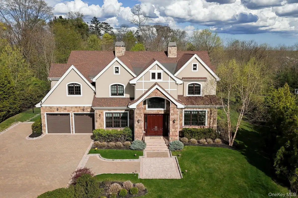 11 Buckingham Court, Muttontown, NY 11791 - #1