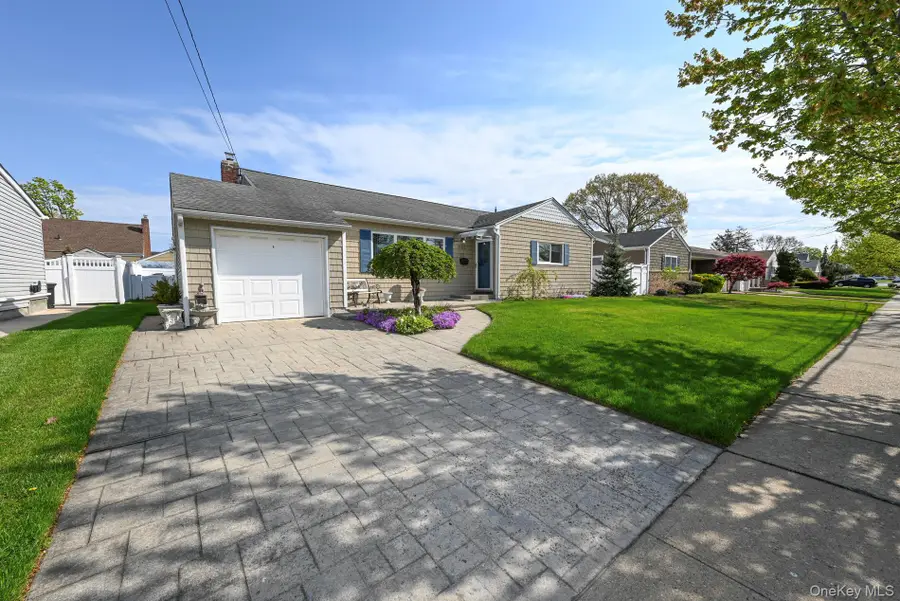 582 Western Park Drive, West Hempstead, NY 11552 - #2