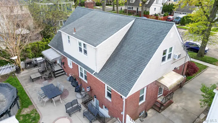 85 Hinsdale Avenue, Floral Park, NY 11001 - #3