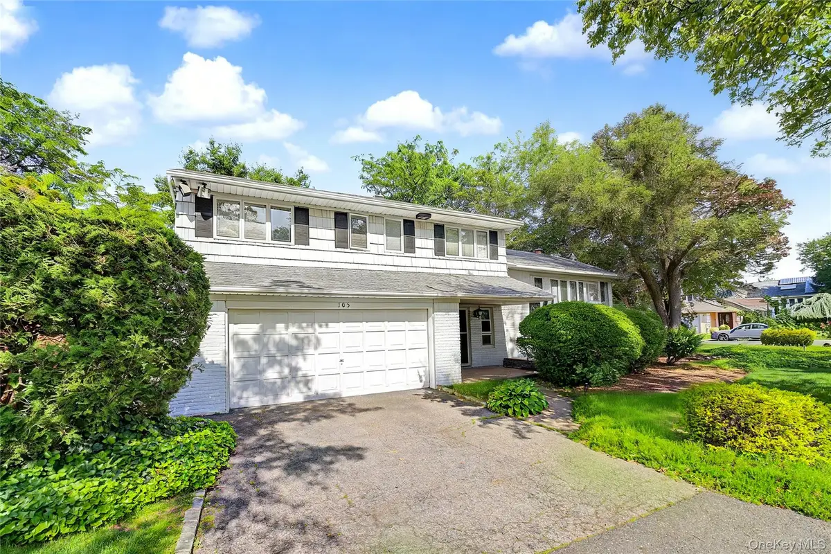 105 Serpentine Lane, Albertson, NY 11507 - #1