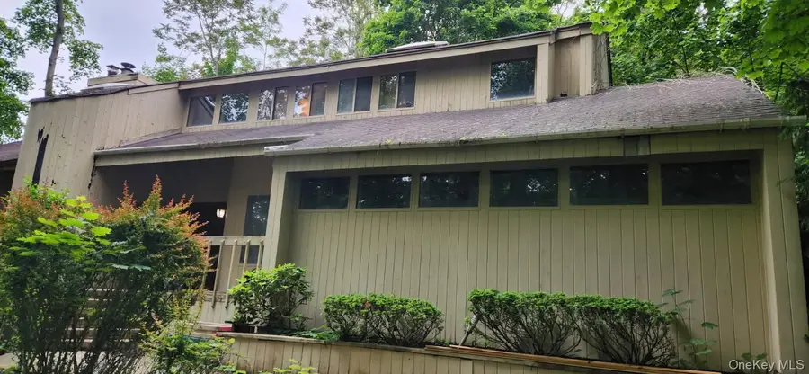 77 Gnarled Hollow Road, East Setauket, NY 11733 - #2