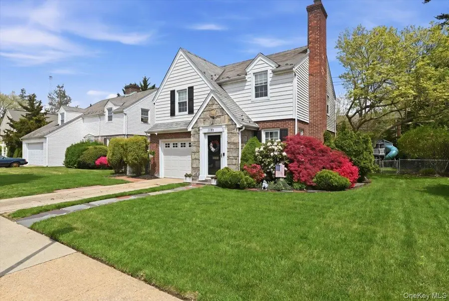 52 Wisteria Avenue, Mineola, NY 11501 - #3