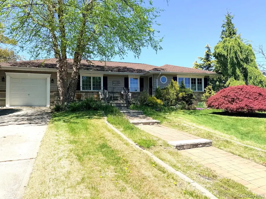 406 Jefferson Street, Franklin Square, NY 11010 - #2