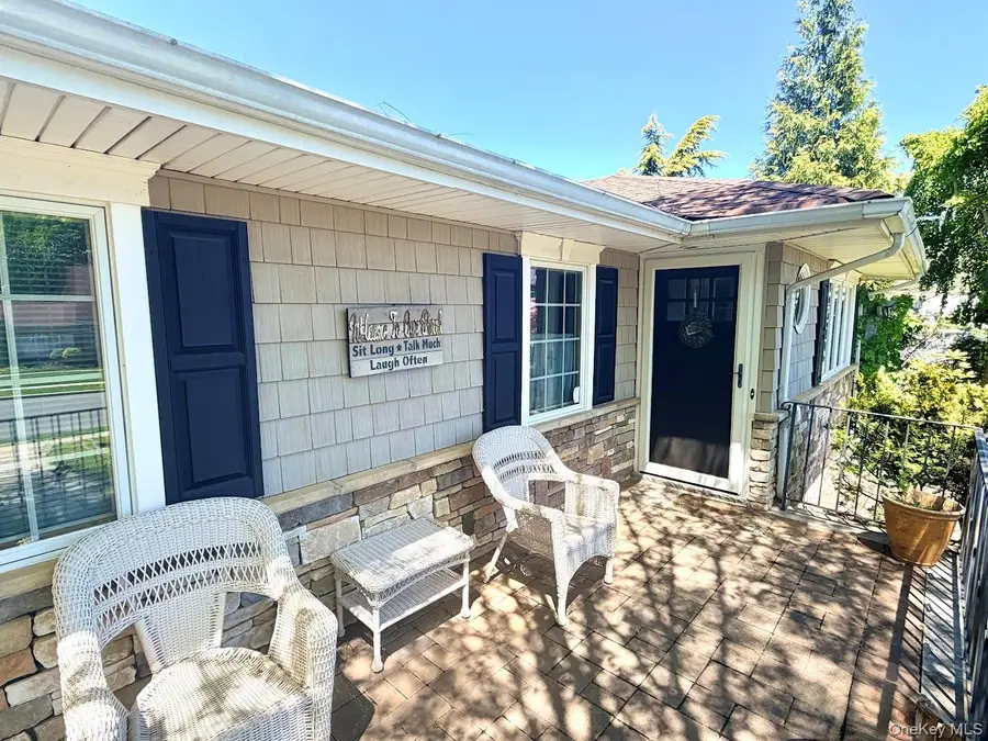 406 Jefferson Street, Franklin Square, NY 11010 - #3