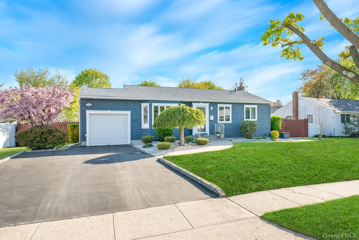 18 Byron Road, Commack, NY 11725 - #1
