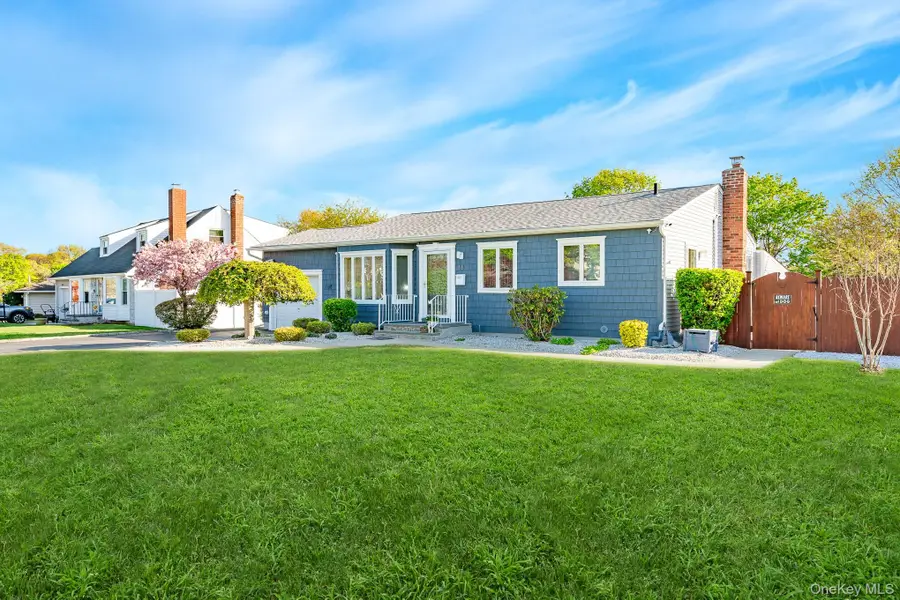18 Byron Road, Commack, NY 11725 - #3