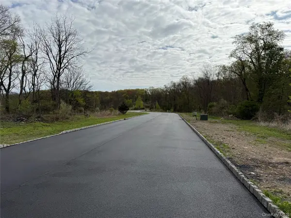 19 Arrowhead Lane, Westtown, NY 10998