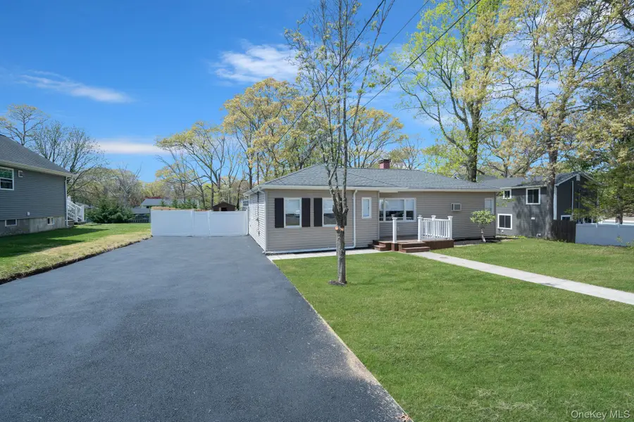 94 Rosemary Lane, Centereach, NY 11720 - #3