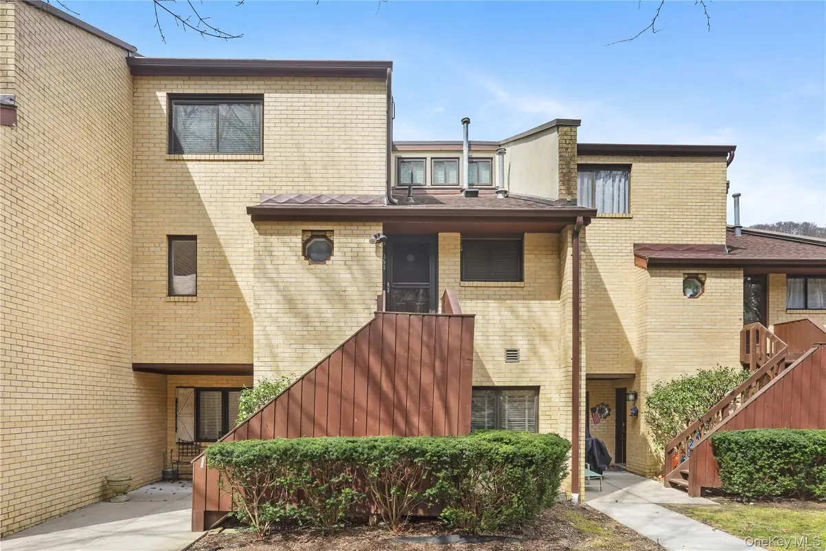 368 N Greeley Avenue, Chappaqua, NY 10514 - #1