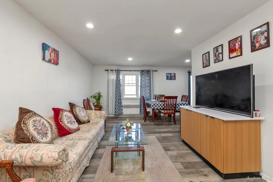220 Crown Avenue, Floral Park, NY 11001 - #3