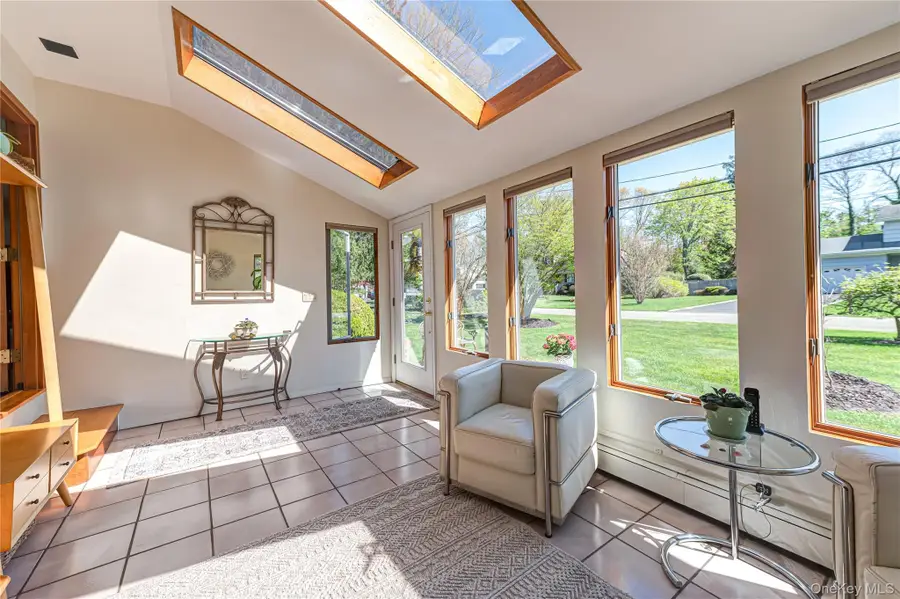 23 Clearbrook Drive, Smithtown, NY 11787 - #2