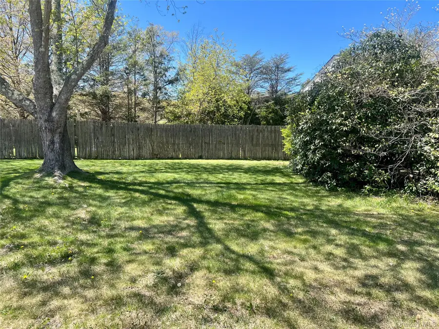 2 Peters Lane, Terryville, NY 11776 - #3