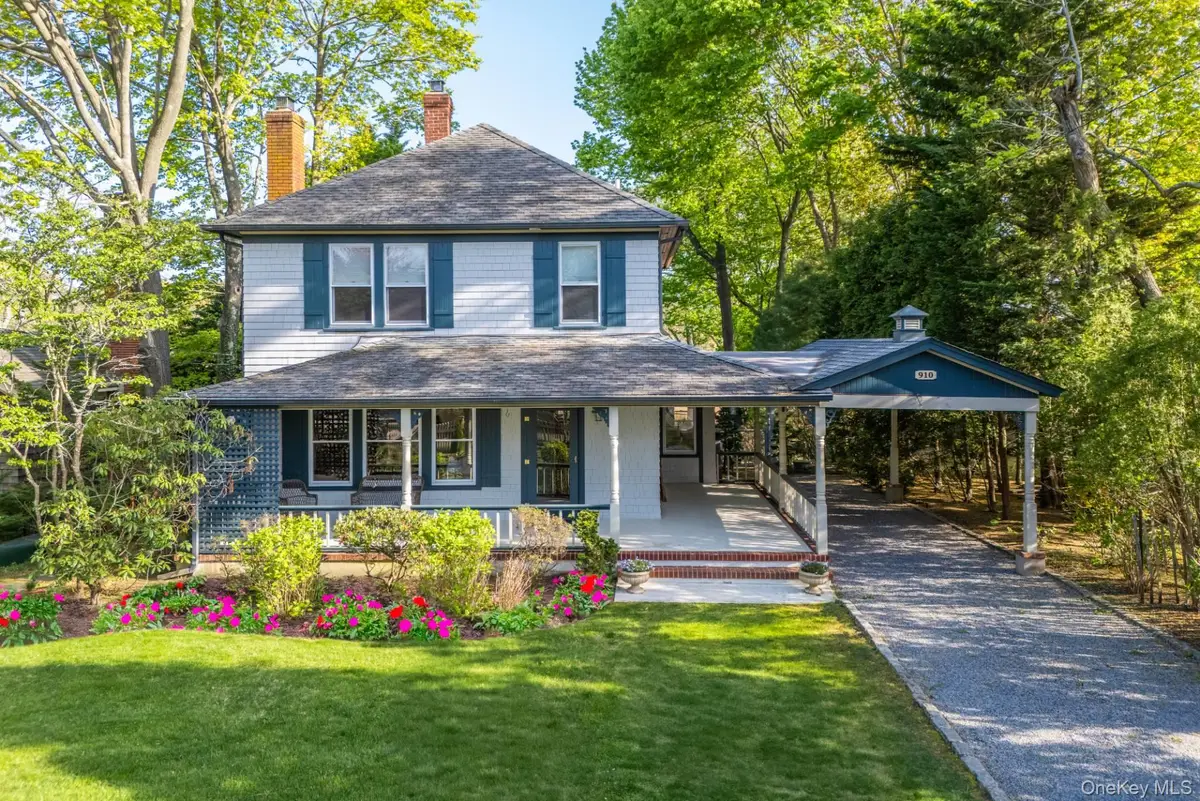 910 New Suffolk Avenue, Mattituck, NY 11952 - #1