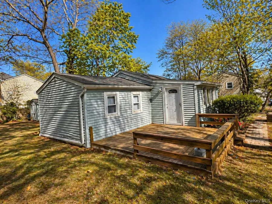 35 Rockaway Drive, Sound Beach, NY 11789 - #3