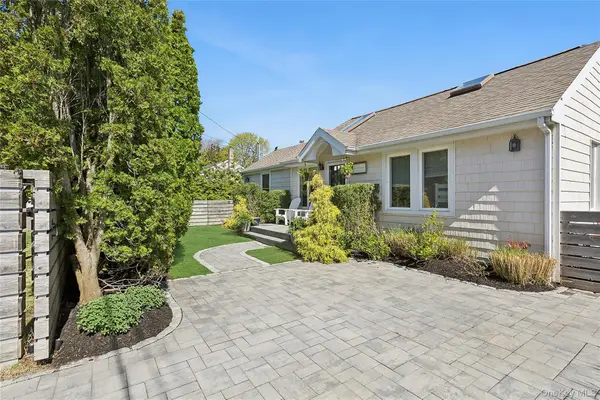 8 Elder Avenue, Hampton Bays, NY 11946