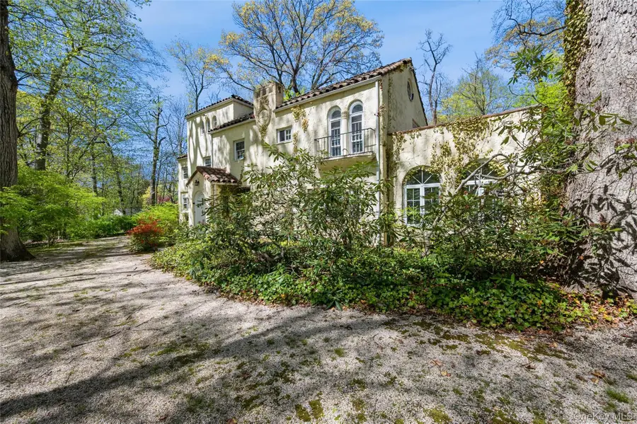 67 The Serpentine, Roslyn Estates, NY 11576 - #2