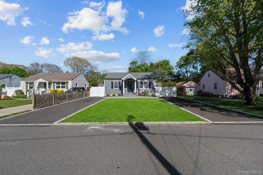 9 Brook Place, East Islip, NY 11730 - #2