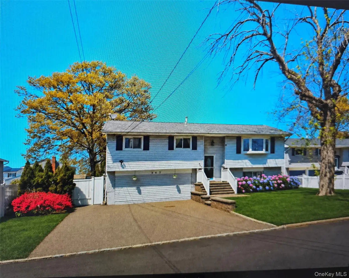 367 Erlanger Boulevard, North Babylon, NY 11703 - #1