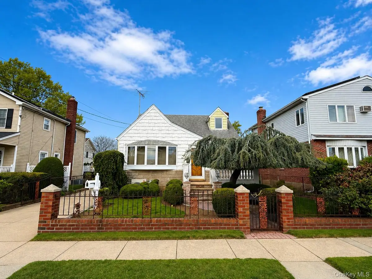 154 Scherer Boulevard, Franklin Square, NY 11010 - #1