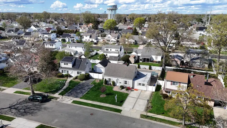 13 Peachtree Lane, Levittown, NY 11756 - #3