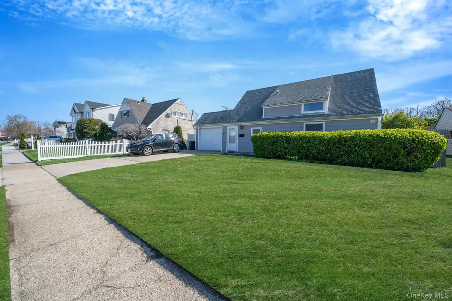 45 Cobalt Lane, Westbury, NY 11590 - #2