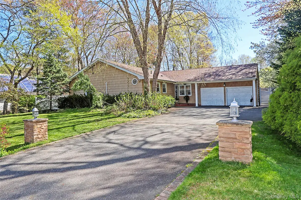 395 Ridgefield Road, Hauppauge, NY 11788 - #1