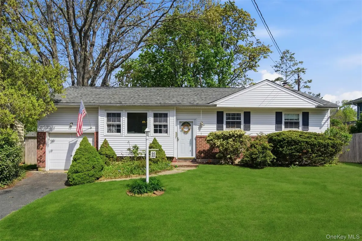 11 Roxanne Court, Huntington Station, NY 11746 - #1