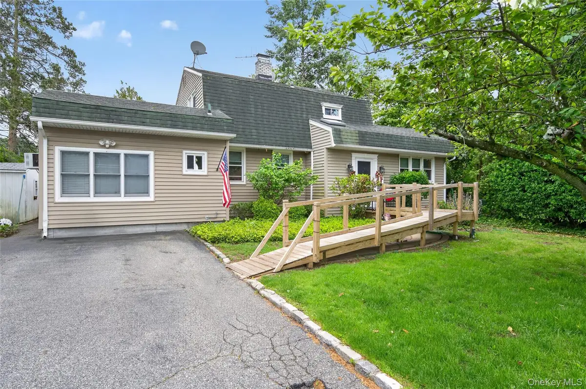 8 7th Street, Carle Place, NY 11514 - #1