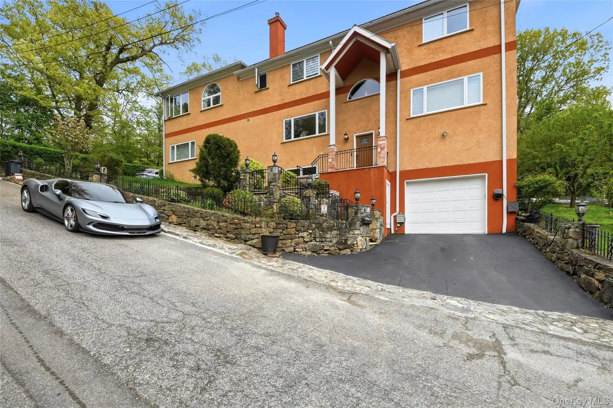 6 Inwood Place, New Rochelle, NY 10801 - #1