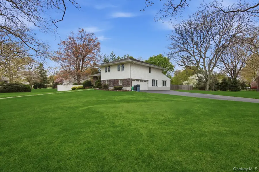 23 Sarina Drive, Commack, NY 11725 - #2
