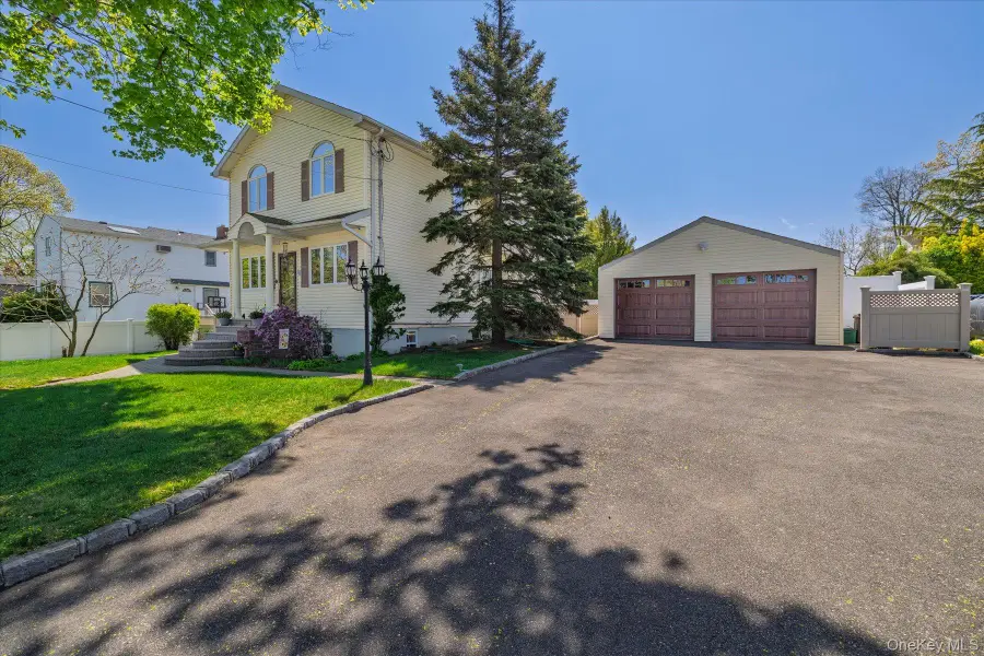 2522 5th Street, East Meadow, NY 11554 - #2