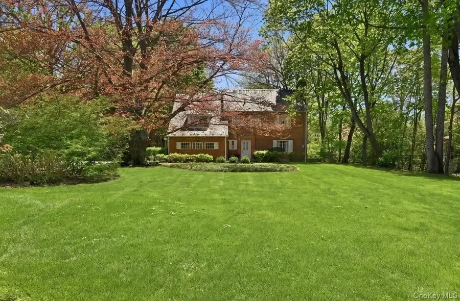 4 The Birches, Roslyn Estates, NY 11576 - #2