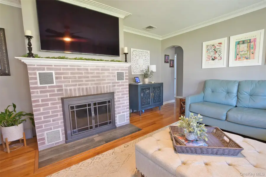 20 Conway Street, Ronkonkoma, NY 11779 - #3