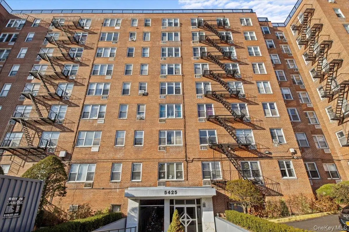 5425 Valles Avenue #2M, Bronx, NY 10471 - #1