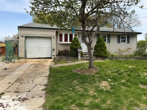 Address Withheld By Seller, Bay Shore, NY 11706