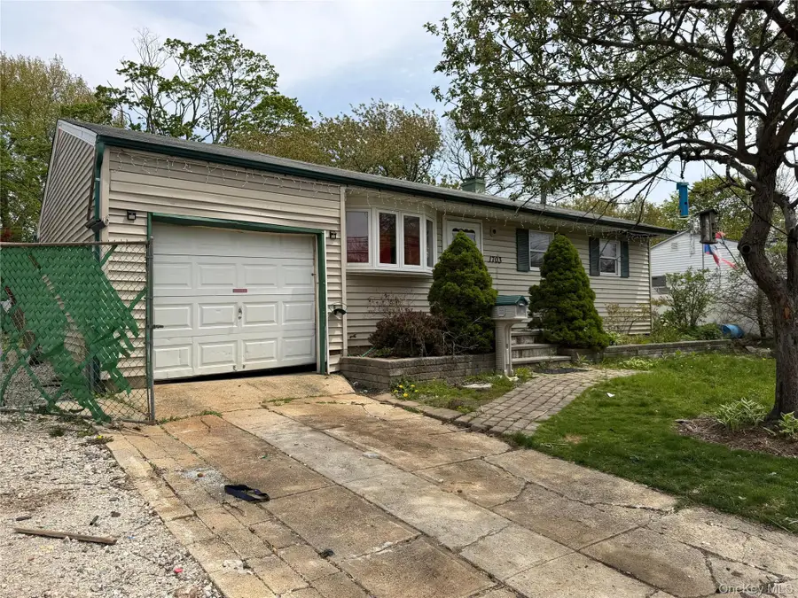 Address Withheld By Seller, Bay Shore, NY 11706 - #2