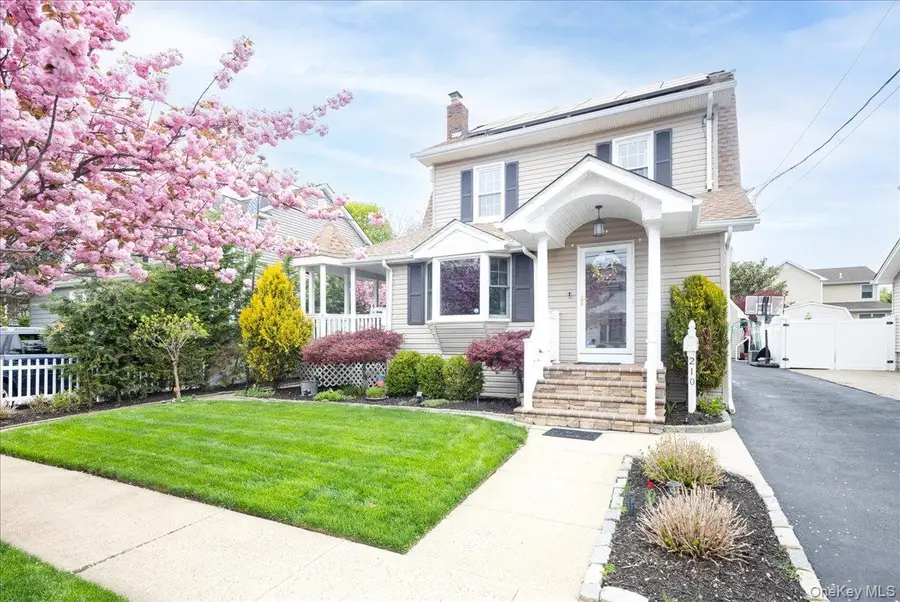 210 Frederick Avenue, Bellmore, NY 11710 - #2