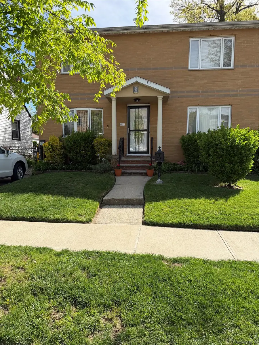 7931 262nd Street, Glen Oaks, NY 11004 - #3