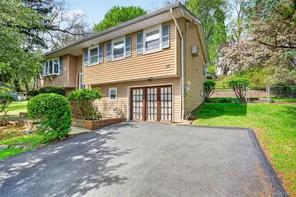 27 Hastings Lane, Stony Point, NY 10980