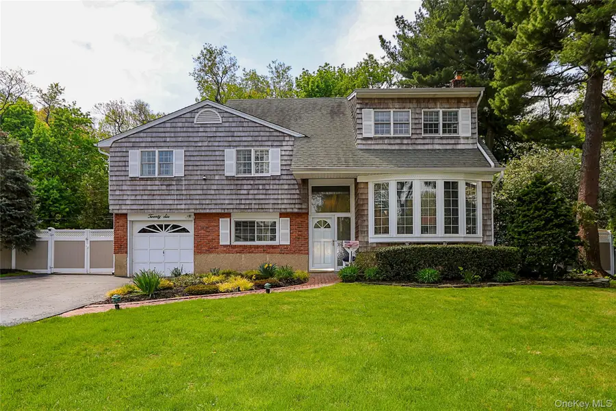 26 Daniel Drive, Glen Cove, NY 11542 - #2