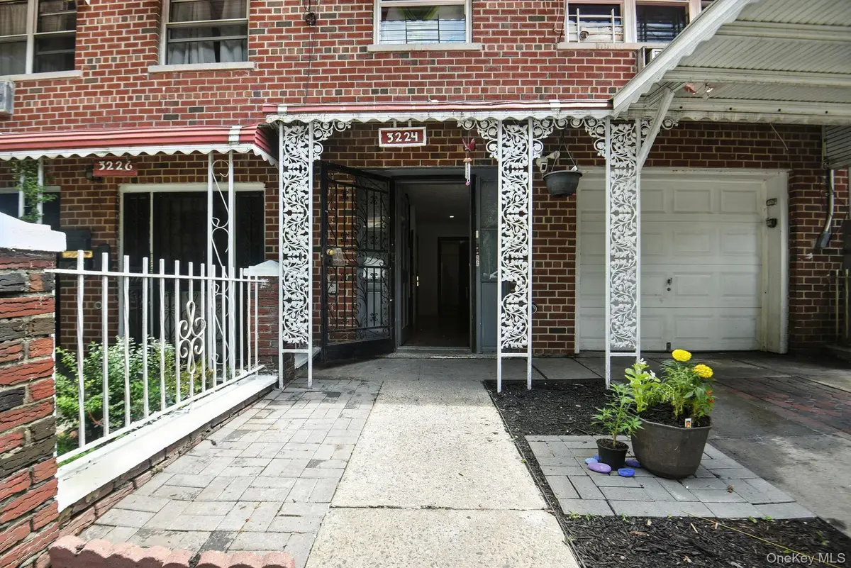 3224 Gunther Avenue, Bronx, NY 10469 - #1