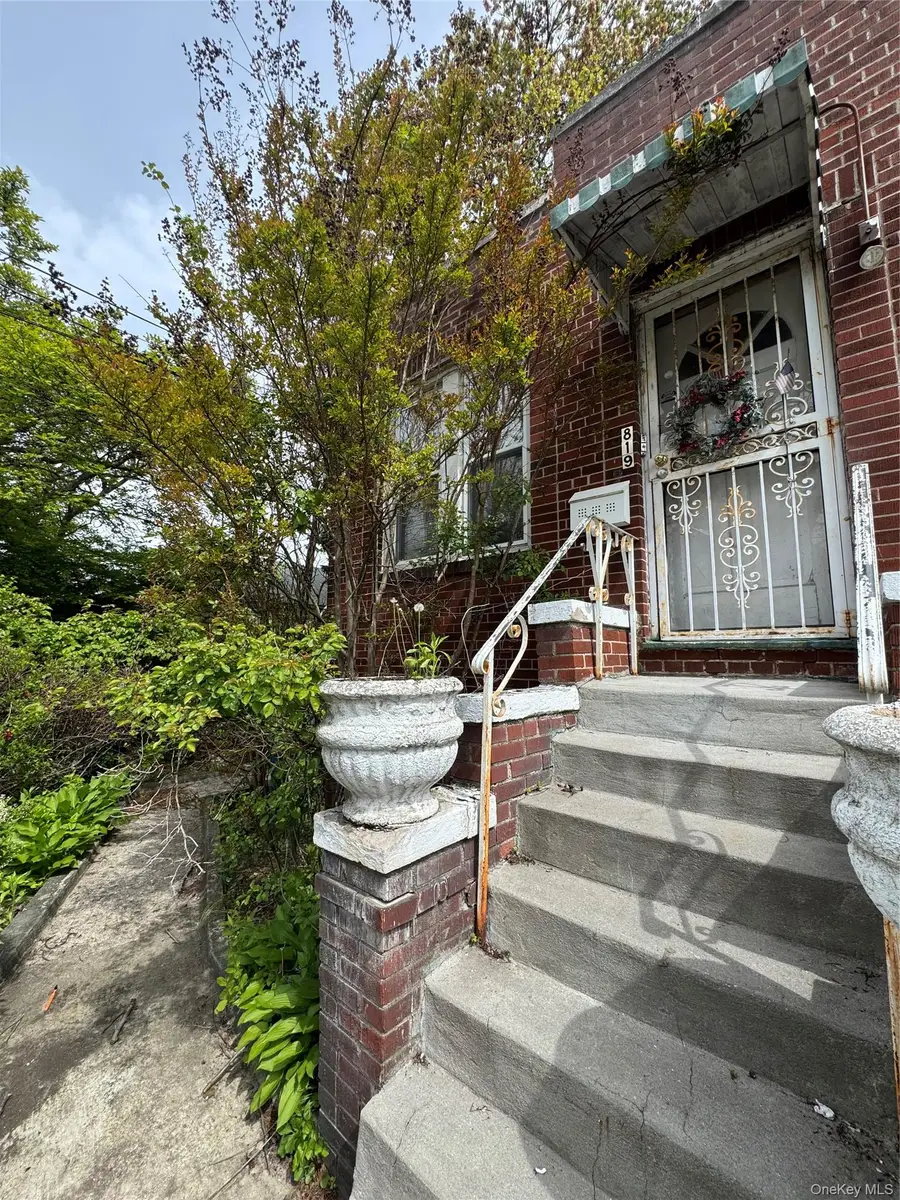 819 E 221st Street, Bronx, NY 10467 - #2