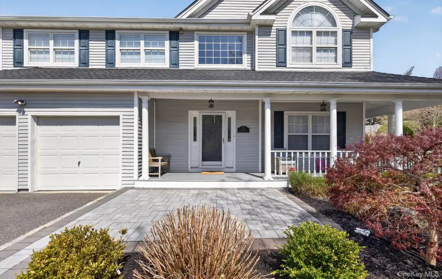 185 Plymouth Boulevard, Smithtown, NY 11787 - #2