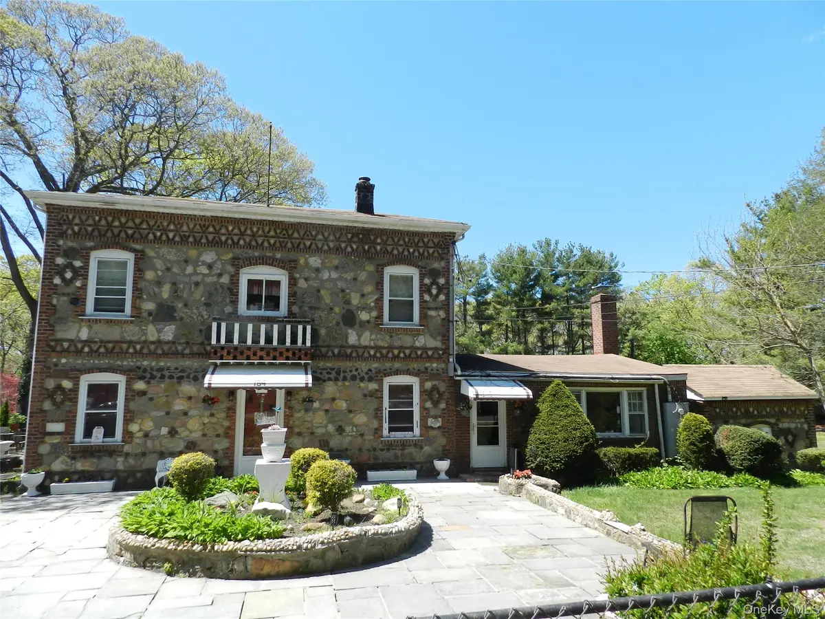 184 Roosevelt Boulevard, Hauppauge, NY 11788 - #1