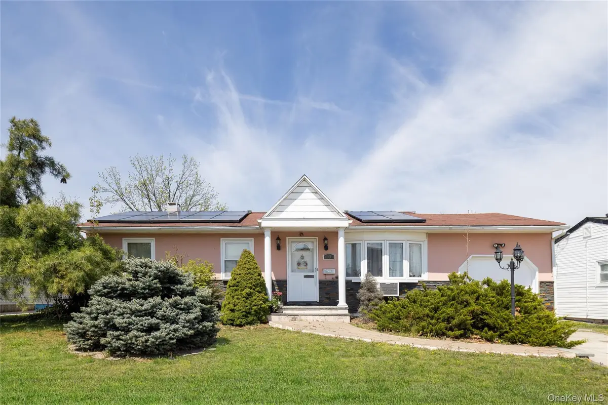 88 14th Street, Hicksville, NY 11801 - #1